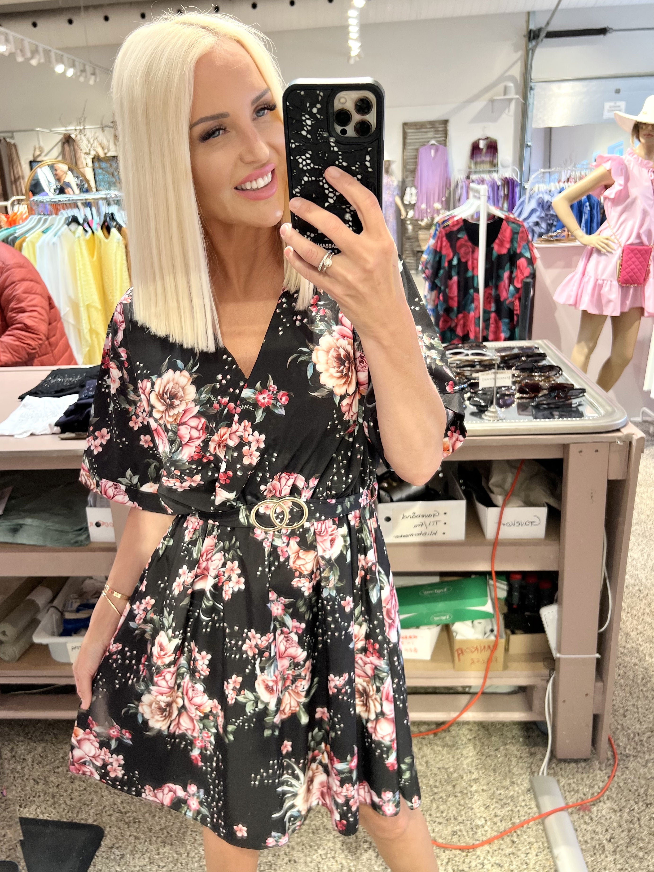 Alvas - Klänning med blommönster och guldspänne